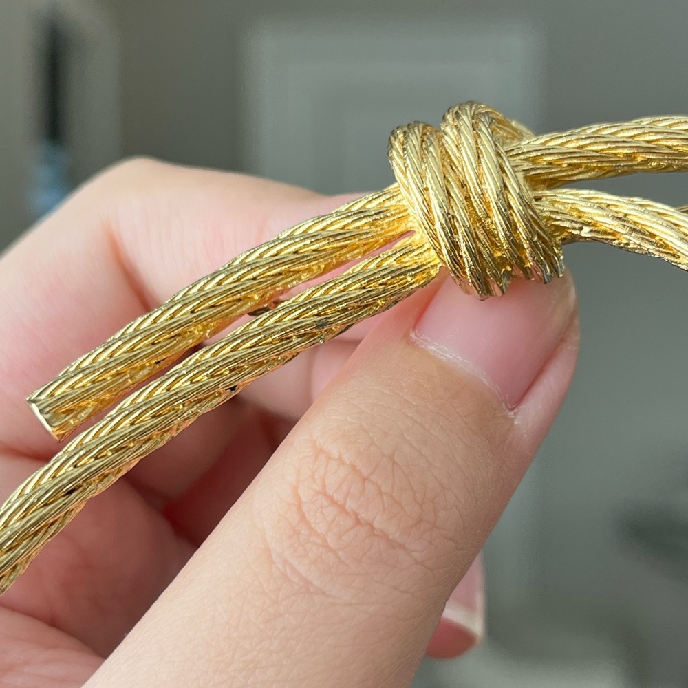 Vintage Christian Dior Long Single Knot Hollow Rope Braided Brush Gold Brooch - Picture 5 of 7